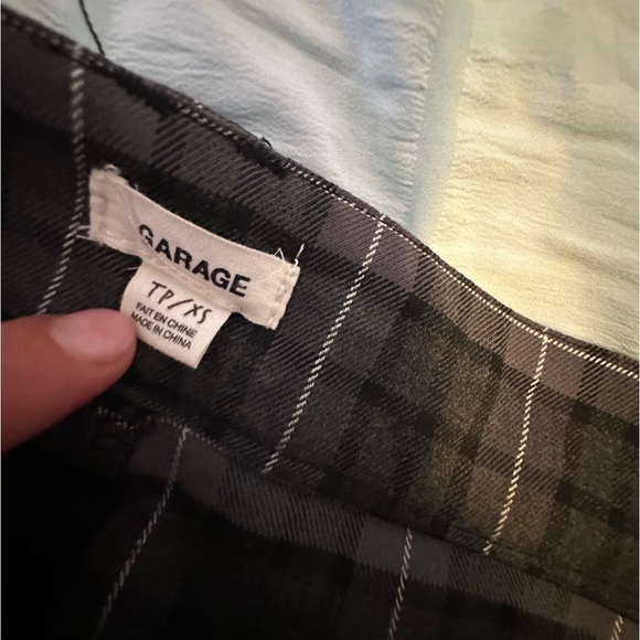 Xs plaid mini skirt with chunky black belt from garage  cute ,classy/trashy! - Picture 9 of 9